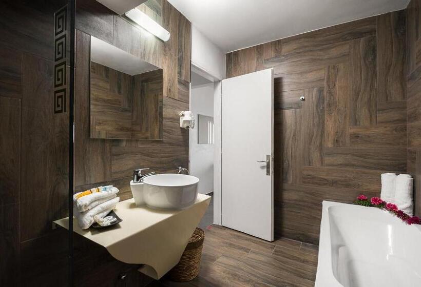 ホテル Pantokrator