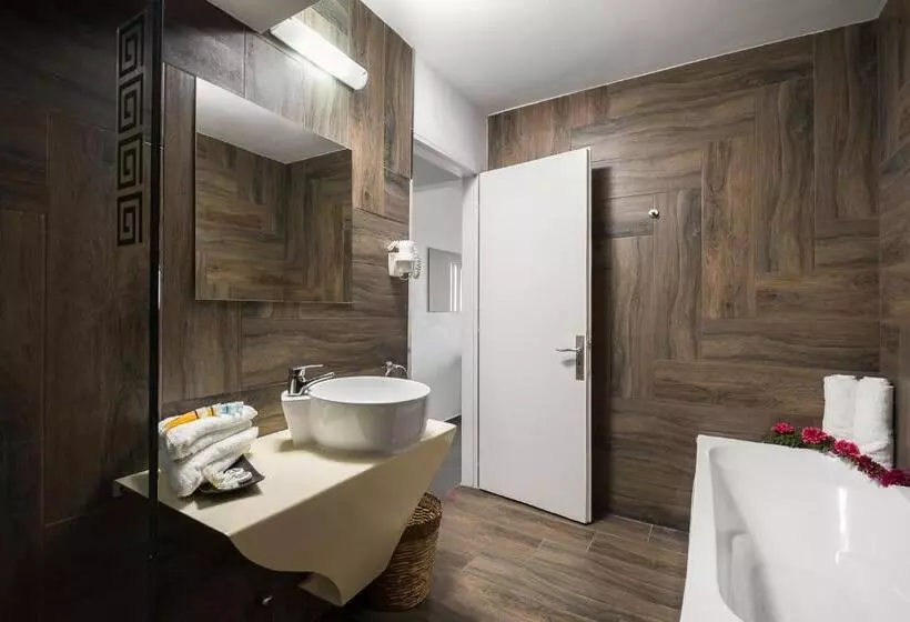 فندق Pantokrator