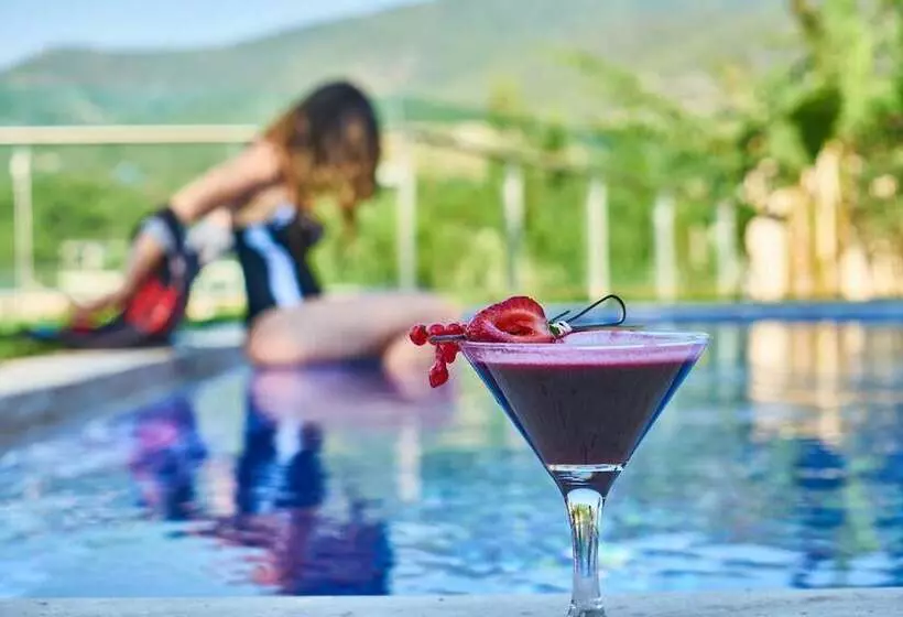 فندق Pantokrator