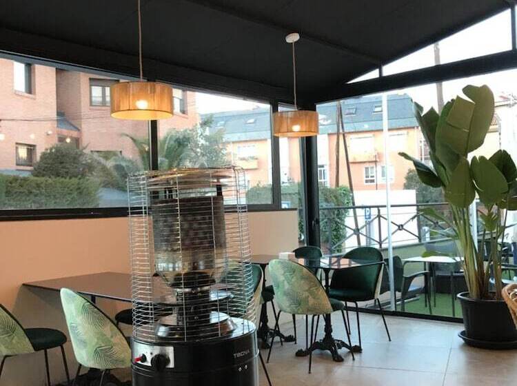 هتل Suites Feria De Madrid