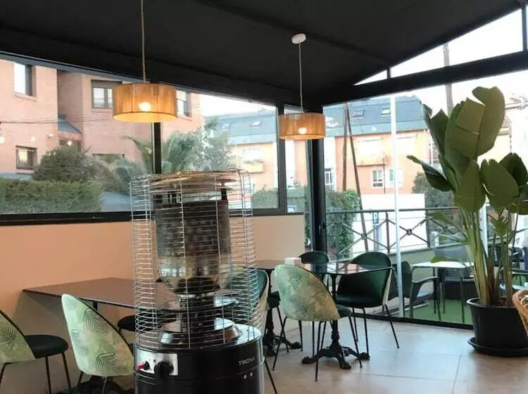 هتل Suites Feria De Madrid