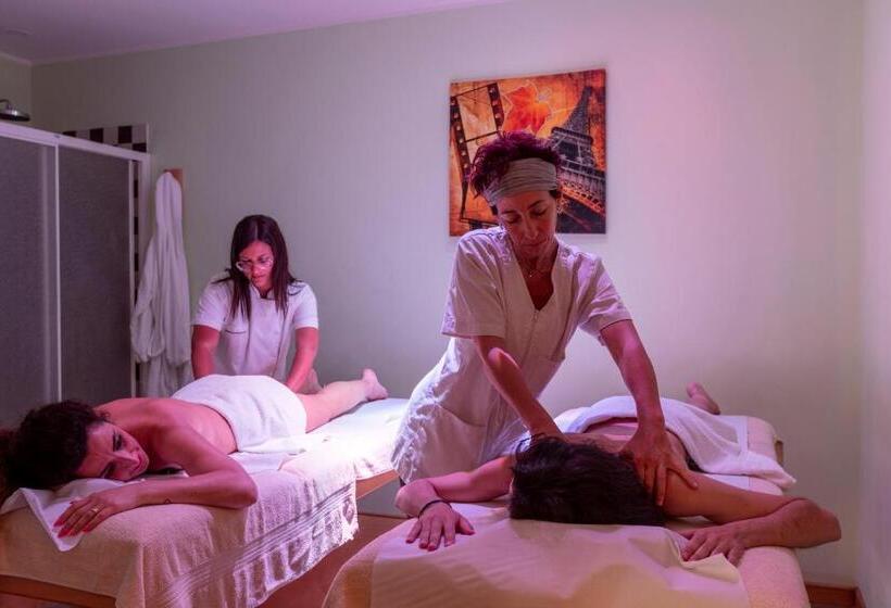 فندق Villa Zina Family Resort