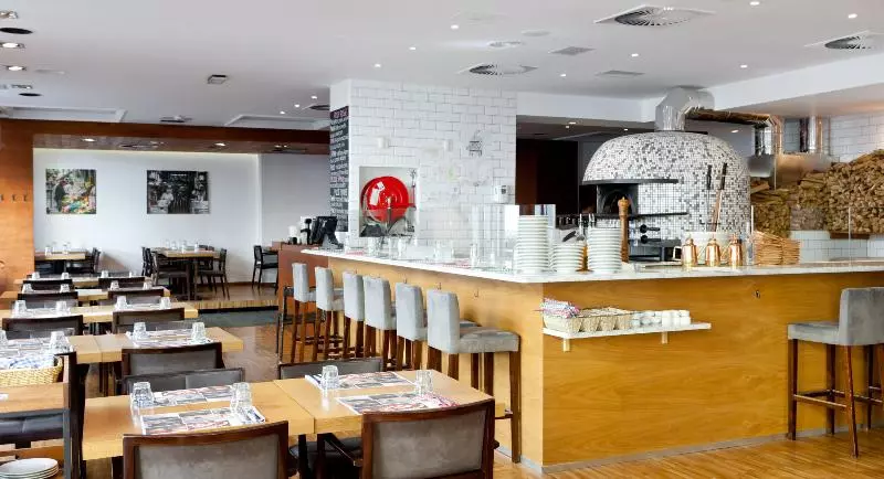 Mamaison Residence Diana