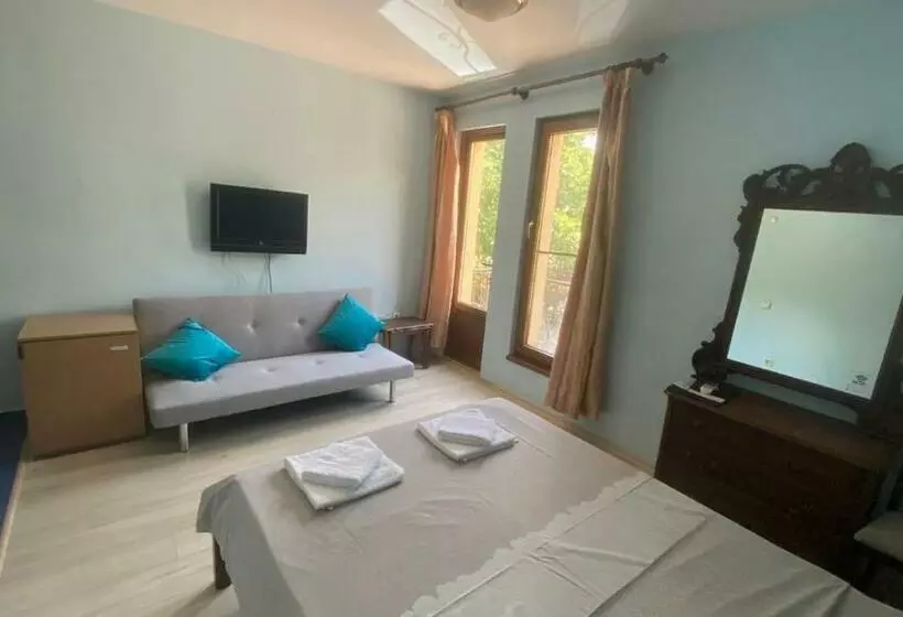 پانسیون Villa Maxim