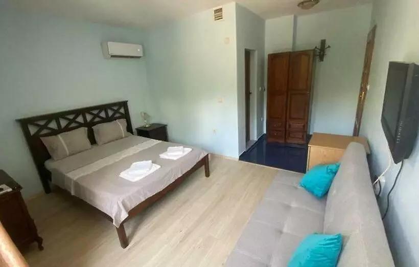 پانسیون Villa Maxim
