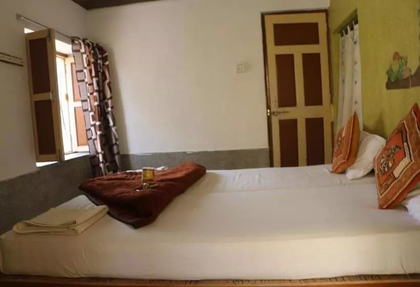 Hôtel Ratan Hostel
