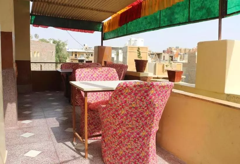 Hôtel Ratan Hostel