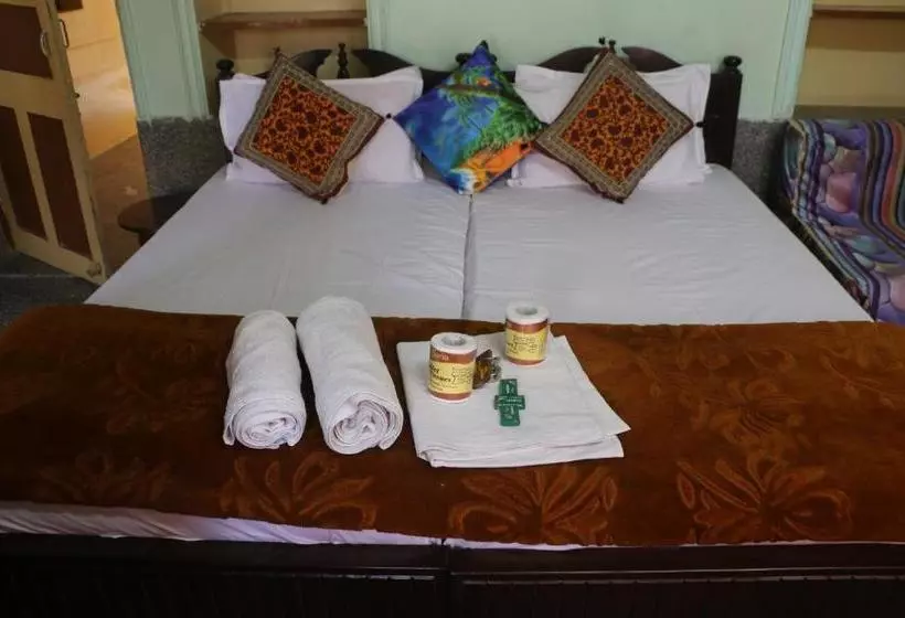 Hôtel Ratan Hostel