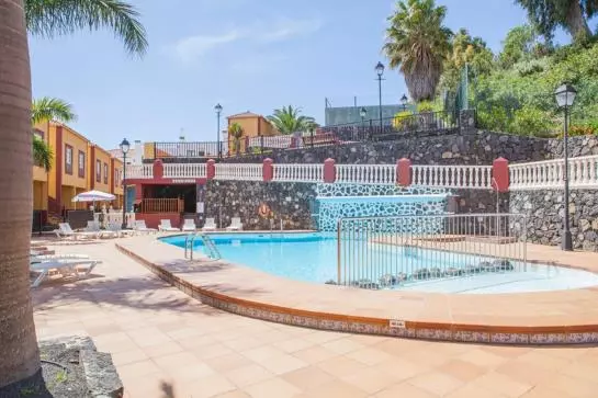 Apartamentos HC7 Breñas Garden