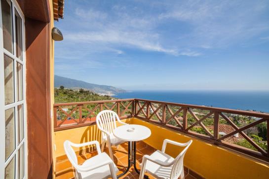 Apartamentos HC7 Breñas Garden