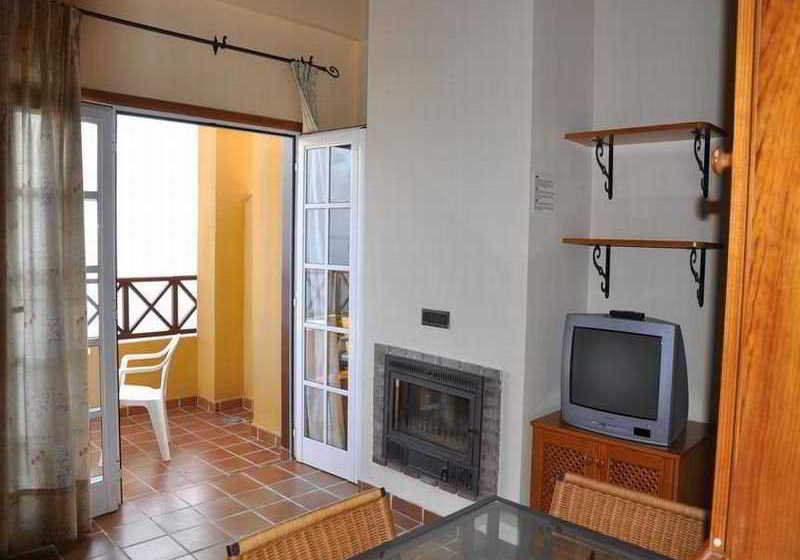 Apartamentos HC7 Breñas Garden