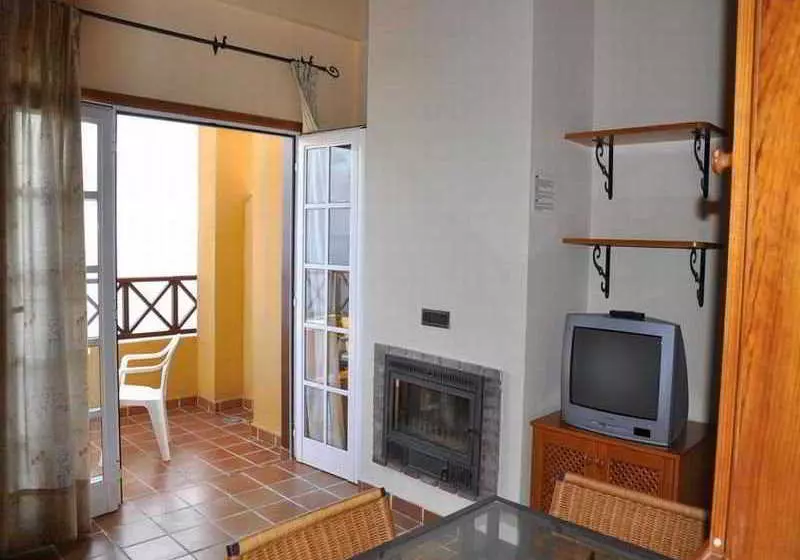 Apartamentos HC7 Breñas Garden