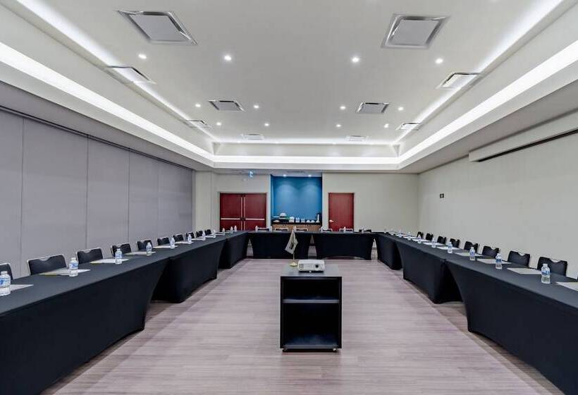 فندق City Express By Marriott Hermosillo