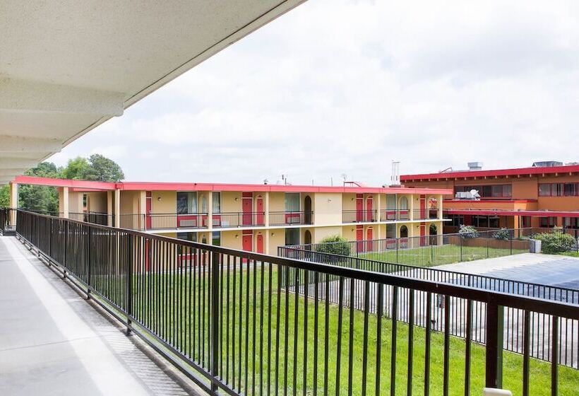 فندق OYO Doswell Kings Dominion