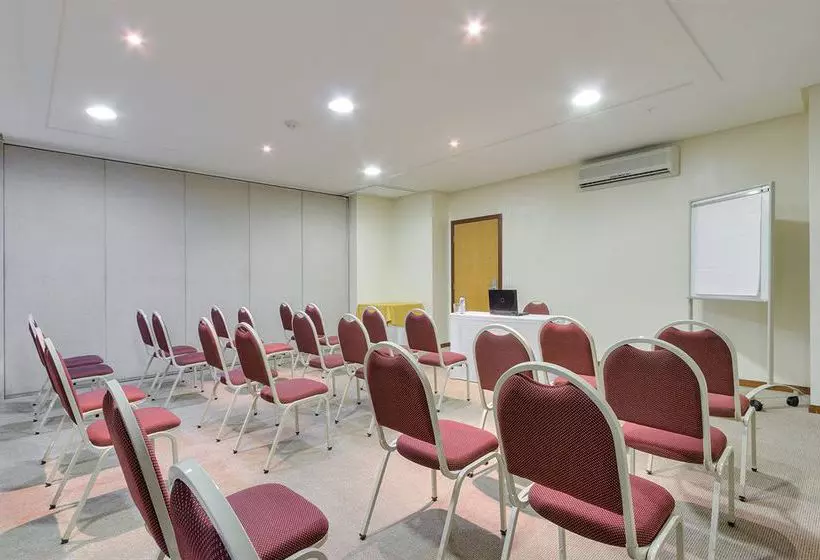 בית מלון כפרי Suite Em Bairro Nobre De Natal No Othon