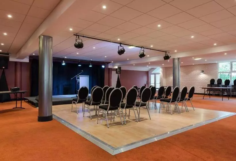 ホテル Hôtel Du Béryl, Lons Le Saunier