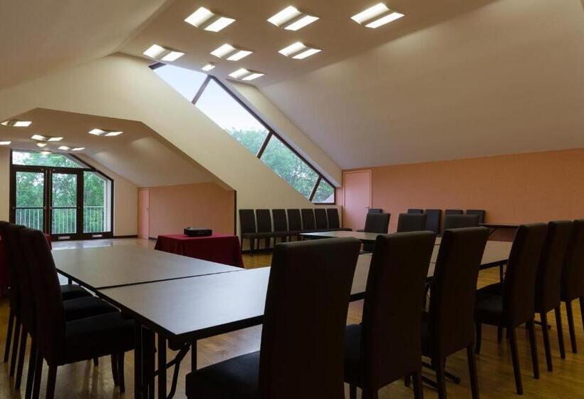 فندق Hôtel Du Béryl, Lons Le Saunier