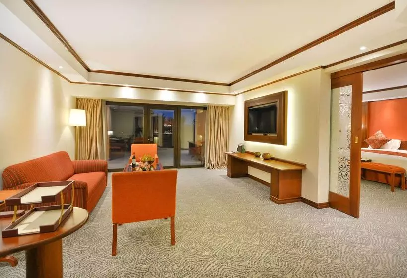 هتل Kampala Serena