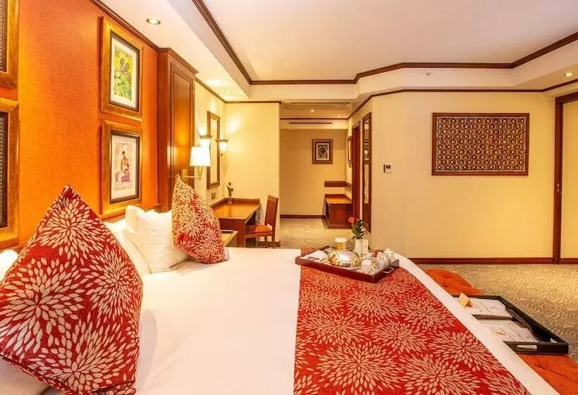 هتل Kampala Serena