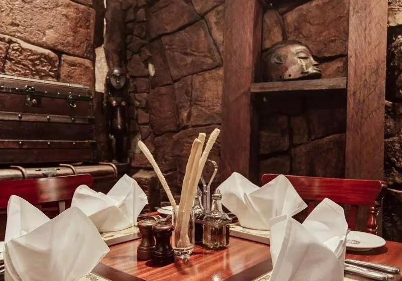 هتل Kampala Serena