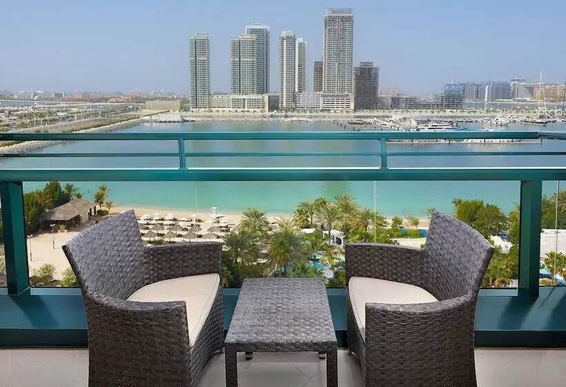 هتل Le Méridien Mina Seyahi Beach Resort & Waterpark