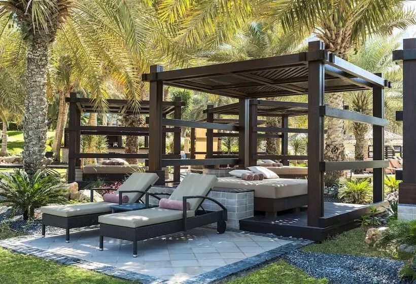 هتل Le Méridien Mina Seyahi Beach Resort & Waterpark