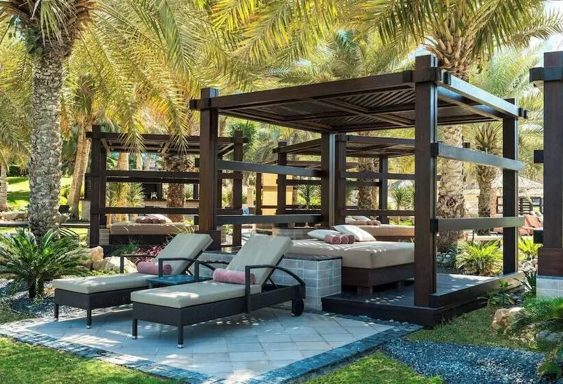 هتل Le Méridien Mina Seyahi Beach Resort & Waterpark