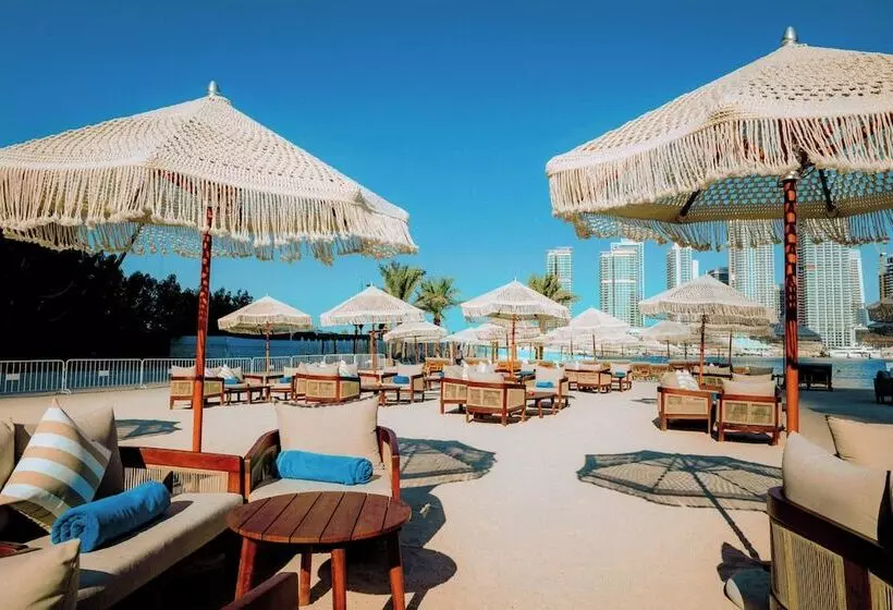 هتل Le Méridien Mina Seyahi Beach Resort & Waterpark