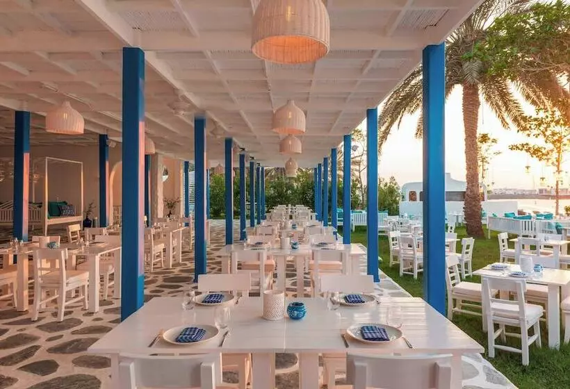 هتل Le Méridien Mina Seyahi Beach Resort & Waterpark