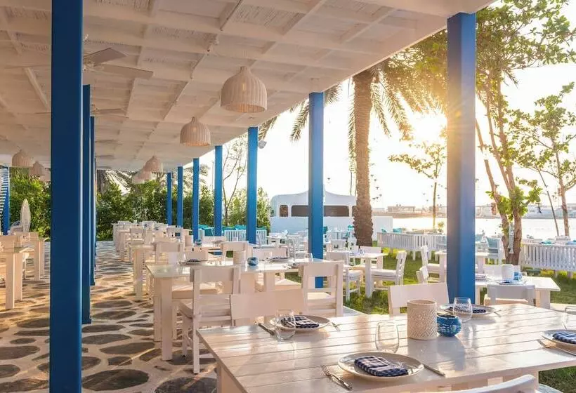 هتل Le Méridien Mina Seyahi Beach Resort & Waterpark