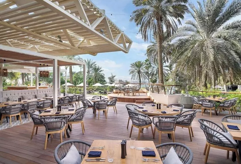هتل Le Méridien Mina Seyahi Beach Resort & Waterpark