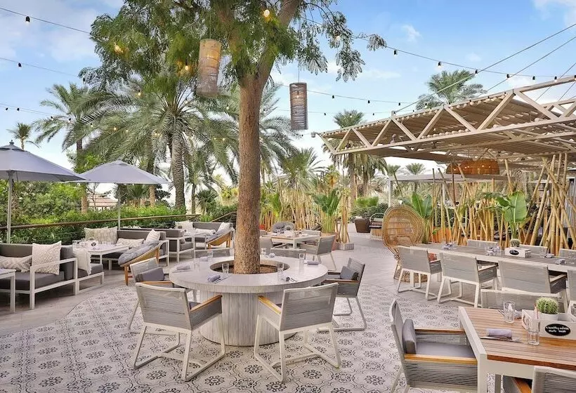 هتل Le Méridien Mina Seyahi Beach Resort & Waterpark