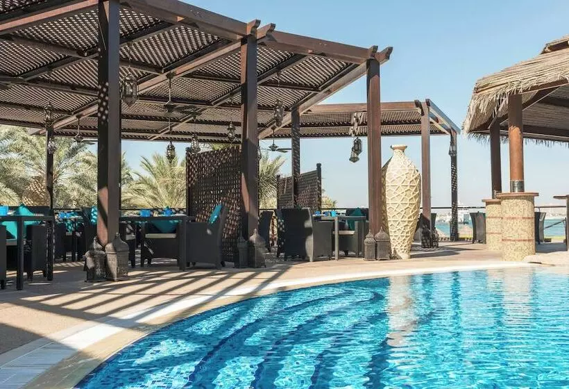 هتل Le Méridien Mina Seyahi Beach Resort & Waterpark