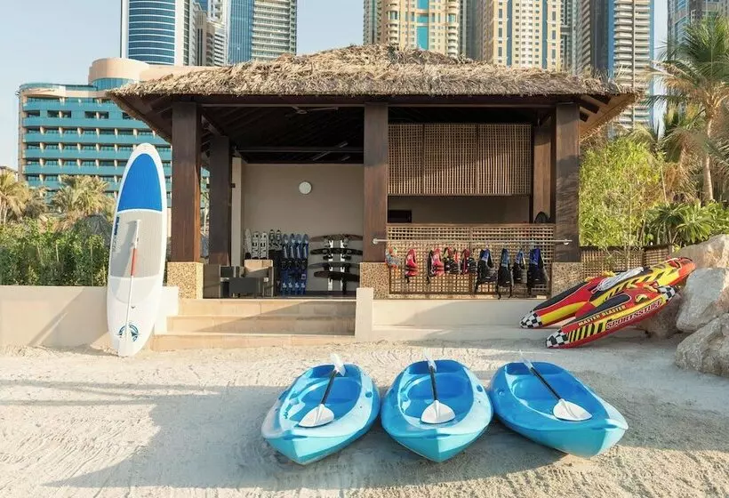 هتل Le Méridien Mina Seyahi Beach Resort & Waterpark