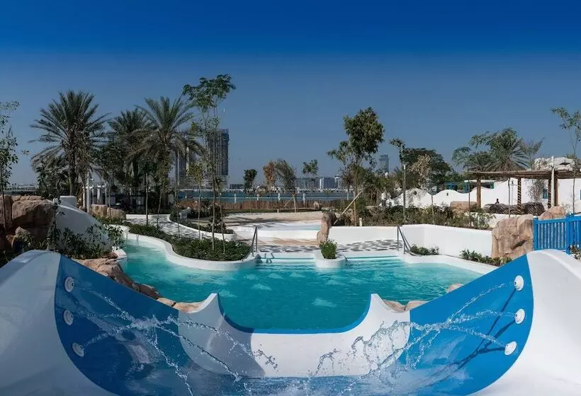 هتل Le Méridien Mina Seyahi Beach Resort & Waterpark