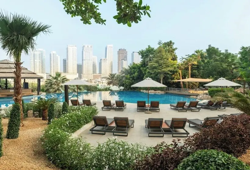 هتل Le Méridien Mina Seyahi Beach Resort & Waterpark