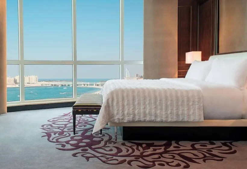 هتل Le Méridien Mina Seyahi Beach Resort & Waterpark