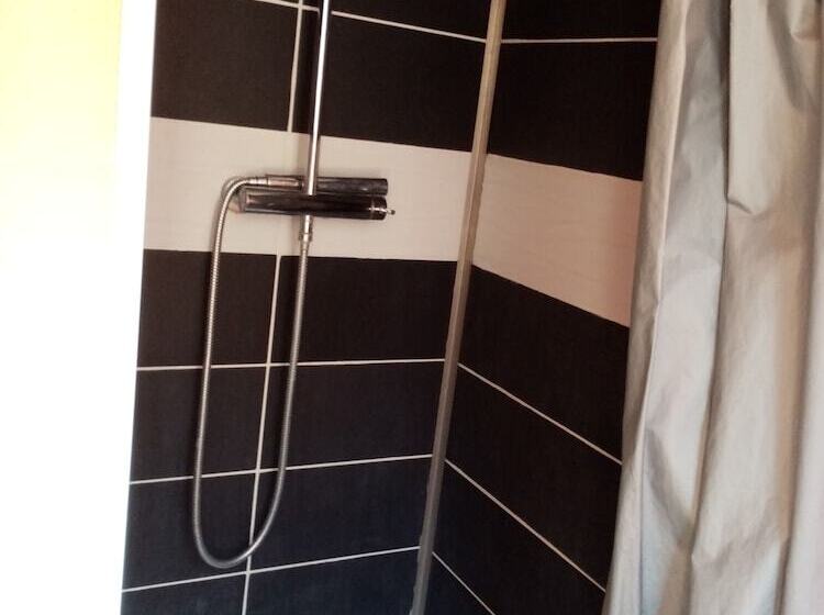 בית מלון כפרי Le Regina