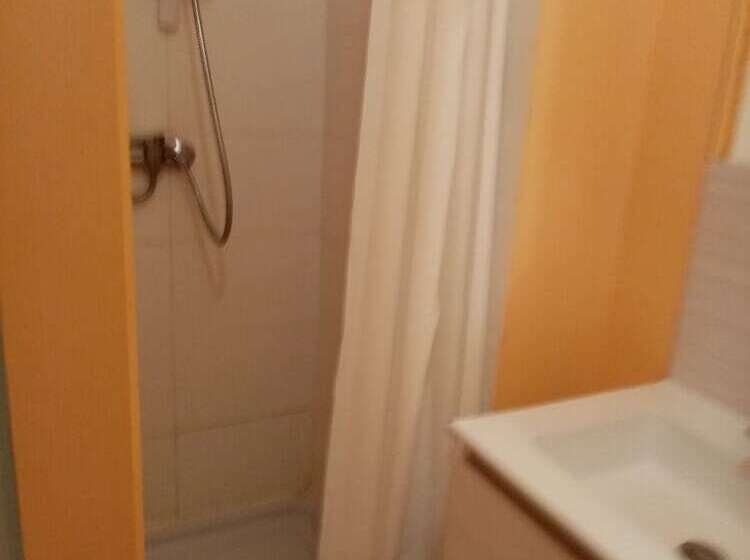 בית מלון כפרי Le Regina