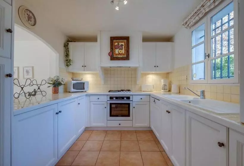 Отель Domaine De Saint Endréol Golf & Spa Resort