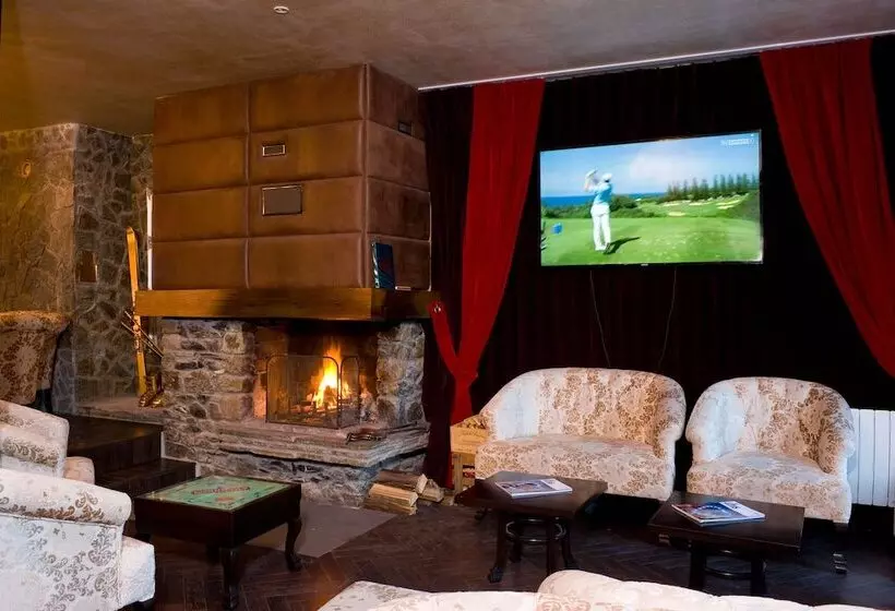 Отель Madame Vacances Hôtel & Spa Le Mottaret