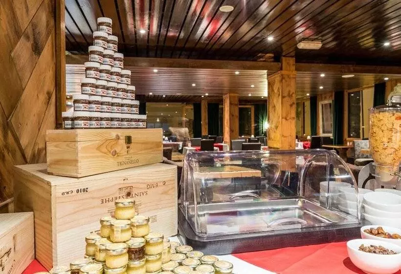 Отель Madame Vacances Hôtel & Spa Le Mottaret