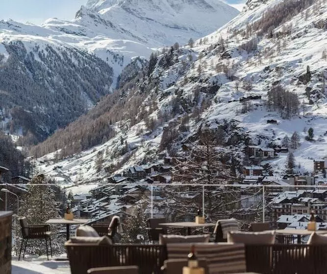 ホテル Relais & Chateaux Schonegg