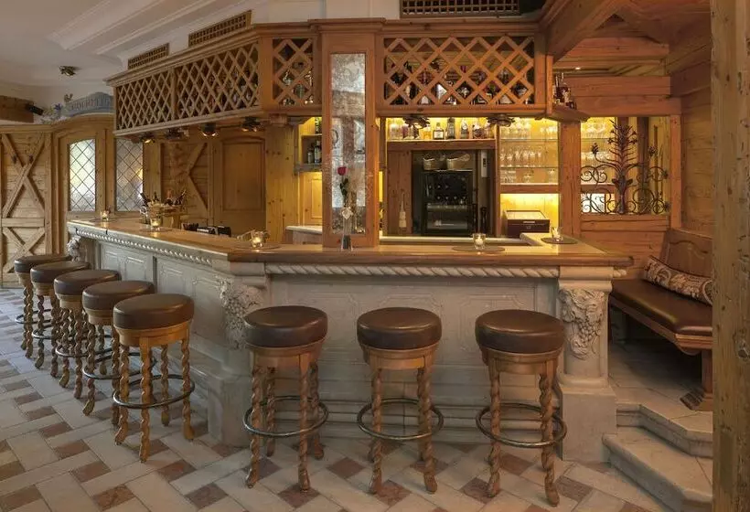 ホテル Relais & Chateaux Schonegg