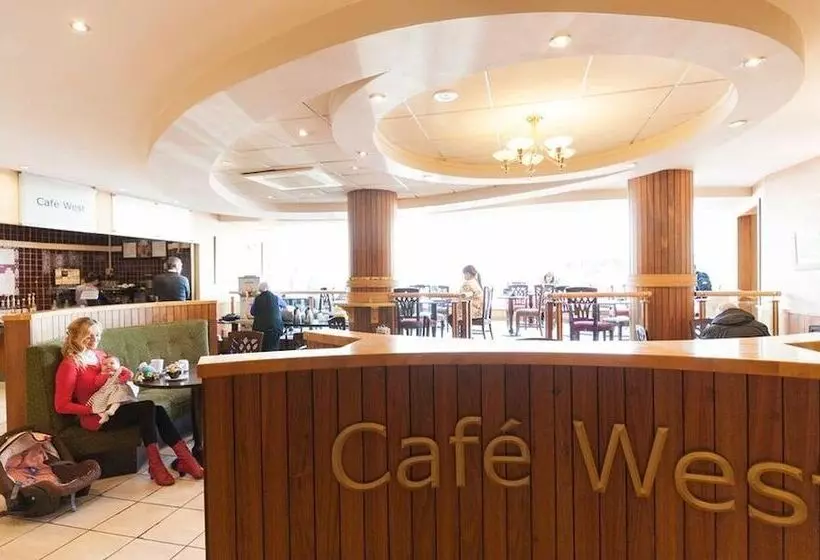 فندق Treacys West County Conference And Leisure Centre