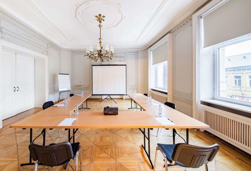 هتل Tribe Riga City Centre