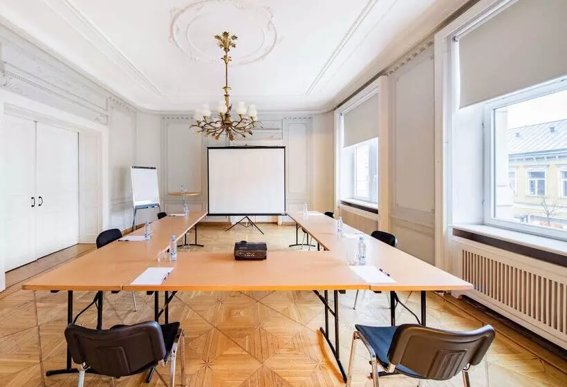 هتل Tribe Riga City Centre