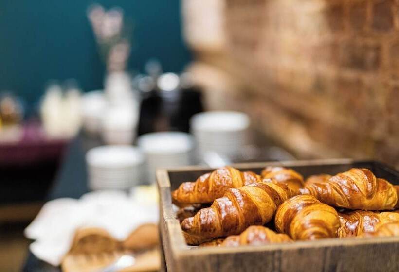 هتل Tribe Riga City Centre