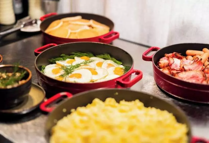 هتل Tribe Riga City Centre