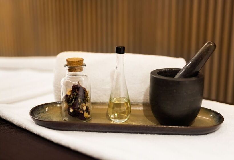 هتل Tribe Riga City Centre